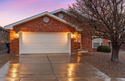 Westside House | Hot tub with city views -NO PARTIES ALLOWED-