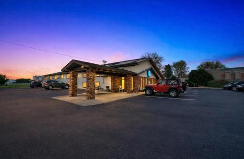 Fergus Falls Hotel | Hotel 8