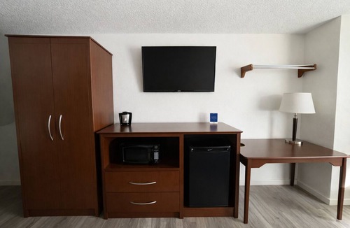 Fergus Falls Hotel | Hotel 8
