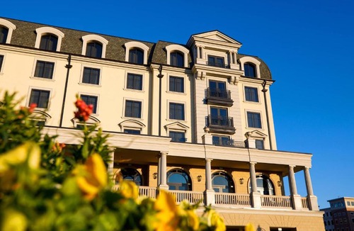 Carmel Hotel | Hotel Carmichael, Autograph Collection