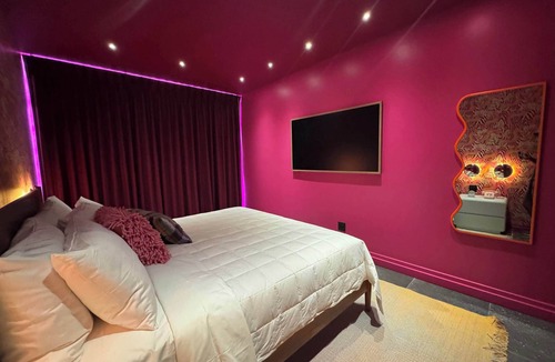 Cherokee Triangle Hotel | Hotel Hilo - Room 203