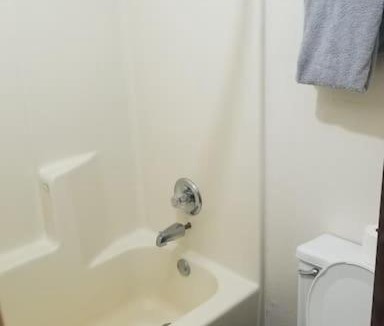 Stillwater Apartment | Hotel King Bed Hotel Room 121 Wi-Fi Booking