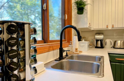 Wilmington Ski Chalet | HotTub&GameRm&Traeger Smoker-15 min 2 Mt Snow, Across from Golf, 5 min to Lake