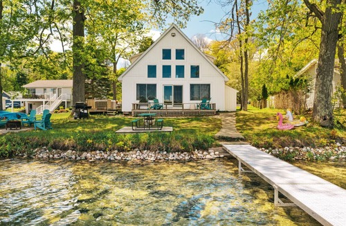 Traverse City House | Hottub Serenity Shores 5BD Hot Tub Fishing Hiking