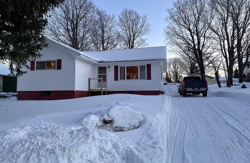South Range House | House, 3 bdrms, 1 bath, one block from snowmobile trail.