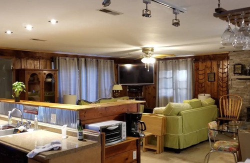 Tawas City House | House ∙ 3 bedrooms ∙ 6 guests