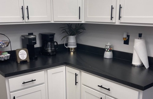 Whitehall House | House less than 10 miles Airport, Downtown, Shopping & Entertainment