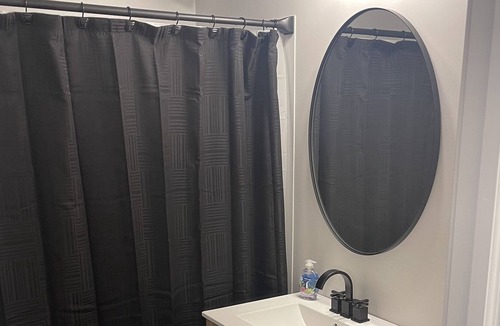 Whitehall House | House less than 10 miles Airport, Downtown, Shopping & Entertainment