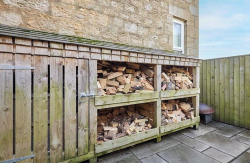 Newcastle-upon-Tyne House | House Sleeps 10 with Parking and Garden