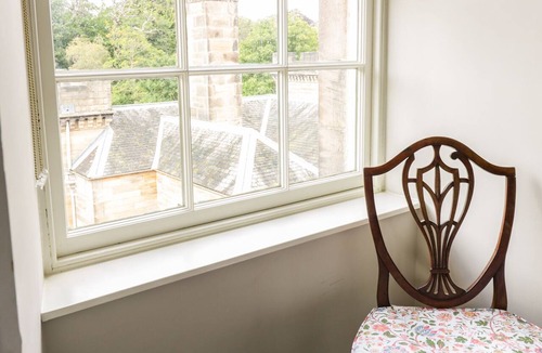 Ormiston Apartment | HOUSEKEEPER'S ROOMS, luxury holiday cottage in Pathhead
