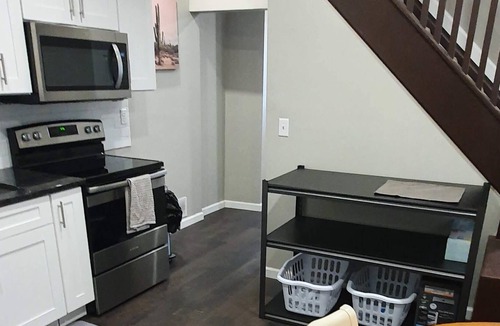 Olde Towne East Apartment | Housepitality - The Red Brick Inn - Luxury
