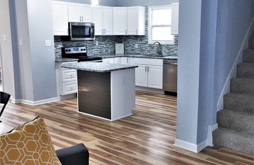 Near Eastside House | Huge 5 BD w/11 Beds Only 2 Miles from Downtown Indy!!!
