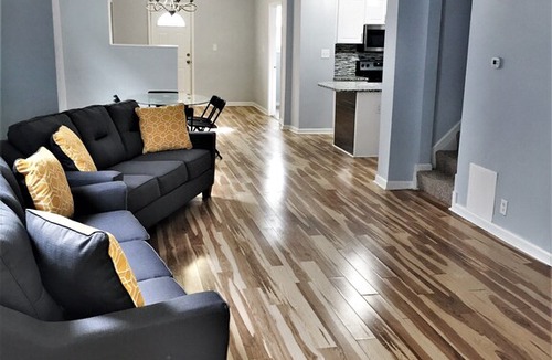 Near Eastside House | Huge 5 BD w/11 Beds Only 2 Miles from Downtown Indy!!!