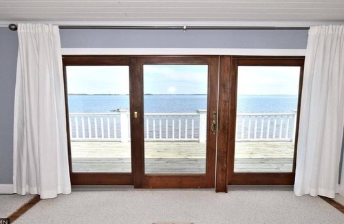 Ranier House | Huge beach front family-friendly dream house