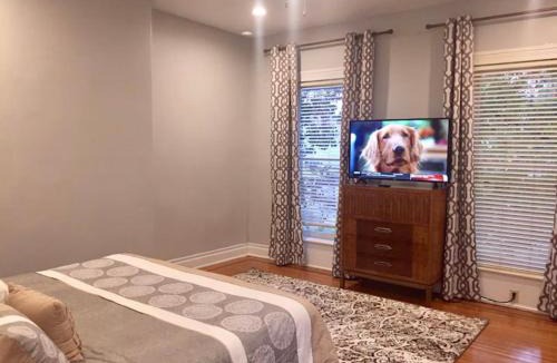Highlands House | Huge Historic Renovated Home-Walk to All-Highlands