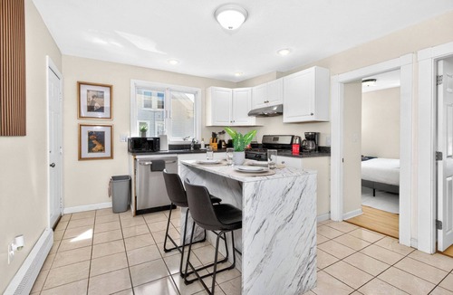 Ward Two Hotel | Huge Home near Downtown Boston! Bow Market, Harvard, MIT, and More!