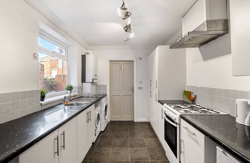 Heaton Apartment | Huge serviced Apartment with free parking.