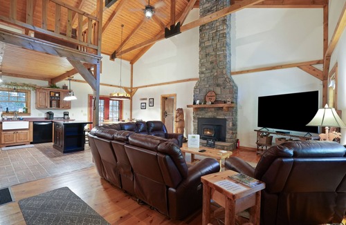 Rockbridge Cabin | Hummingbird Lodge at Big Pine Retreat, Indoor Pool