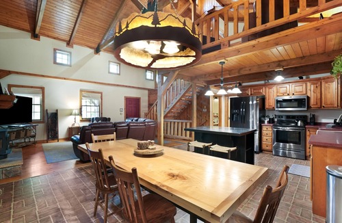 Rockbridge Cabin | Hummingbird Lodge at Big Pine Retreat, Indoor Pool