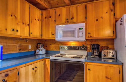 Rangeley Cottage | Hunter Cove Cabin #7 in the Hunter Cove Cabins Community