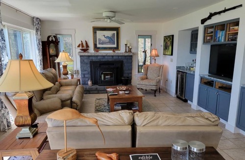 Isle of Springs House | ICE HOUSE | WESTPORT ISLAND | PRIVATE DOCK | FAMILY GETAWAY | GREAT NAVIAGATION