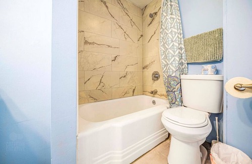 Biddeford Apartment | Ideal 2BD location in Saco w/ Free Parking