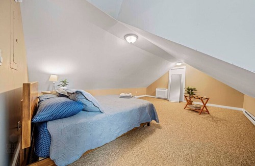Biddeford Apartment | Ideal 2BD location in Saco w/ Free Parking
