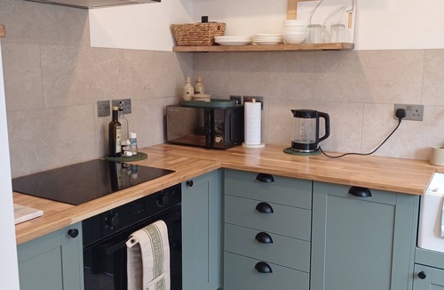 Chapeltown Cottage | Ideal for small groups - Thorner/Leeds 3 Bed cottage - with fantastic views