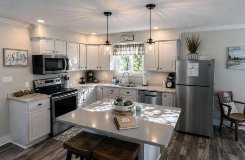 Hazelhurst House | Iggy & Al's Treehouse: Northwoods Getaway