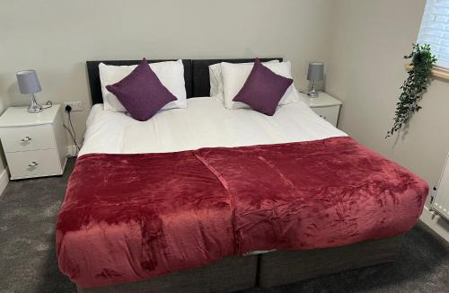 Bramcote House | Immaculate Newly Refurbished 4 Bed House