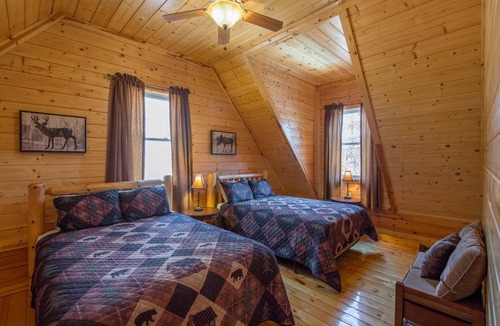 Rockbridge Cabin | Impressive 5 bedroom lodge with seasonal in ground pool and new custom theater. Near Cantwell Cliffs