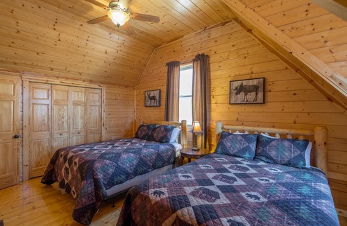 Rockbridge Cabin | Impressive 5 bedroom lodge with seasonal in ground pool and new custom theater. Near Cantwell Cliffs