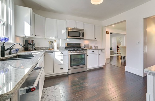 Suttons Bay House | In the Village of Suttons Bay, Walk to the Lake!