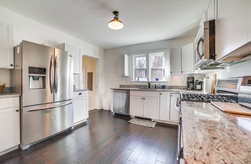 Suttons Bay House | In the Village of Suttons Bay, Walk to the Lake!