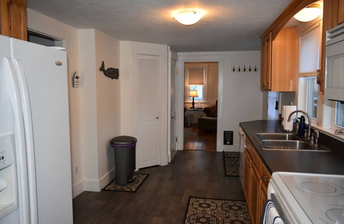 Kennebunk House | In-Town Kennebunk - walk to cafes/restaurants/shops, beaches minutes away