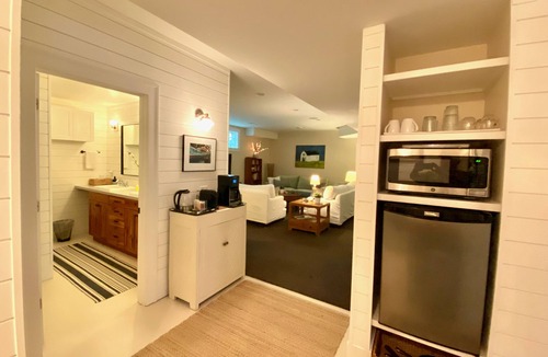 Leland House | In Town Location-Walk/Bike To Beaches/Restaurants/Fishtown