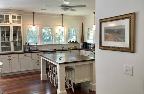 Leland House | In Town Location-Walk/Bike To Beaches/Restaurants/Fishtown