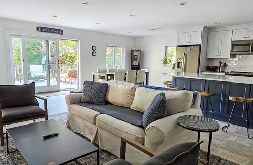 Wellfleet Apartment | IN-TOWN, TUCKED AWAY! Beautiful 1BD-Sleeps 4, Central A/C, Walk to Wellfleet Town Center & Harbor