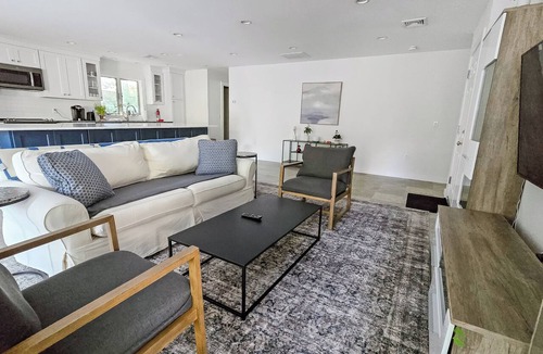 Wellfleet Apartment | IN-TOWN, TUCKED AWAY! Beautiful 1BD-Sleeps 4, Central A/C, Walk to Wellfleet Town Center & Harbor