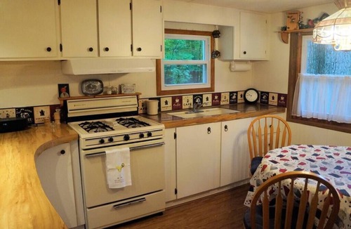 Indian River House | Indian River - Charming Retreat Close to River
