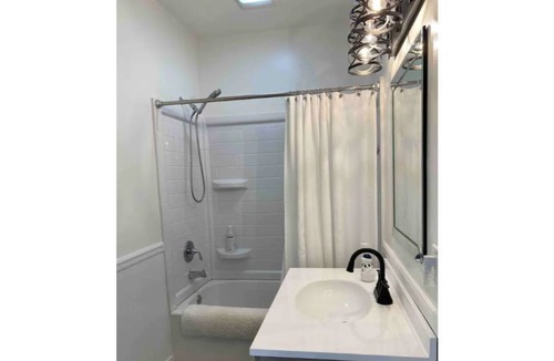 Thorntown Apartment | Indianapolis or Purdue University Stay
