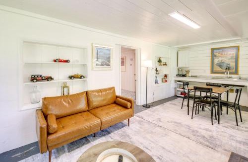 Indianapolis Apartment | Indianapolis Riverfront Retreat with Shared Dock!