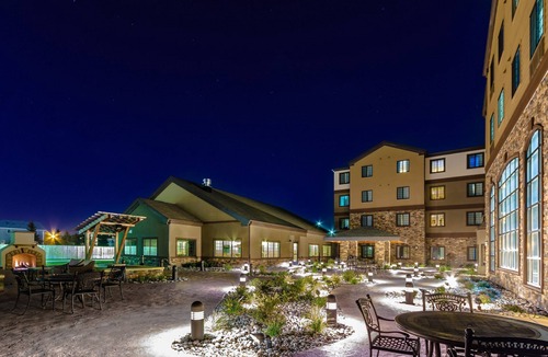 Grand Forks Apartment | Indoor Pool & Hot Tub. Free Breakfast. Walk to University of North Dakota.