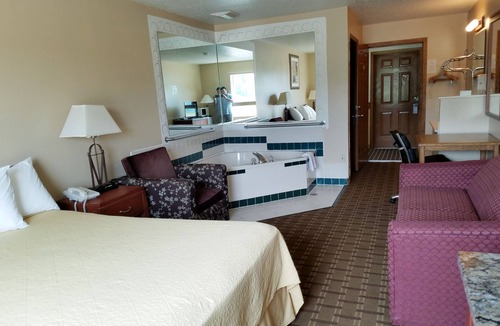 Friendship Hotel | Inn of the Pines