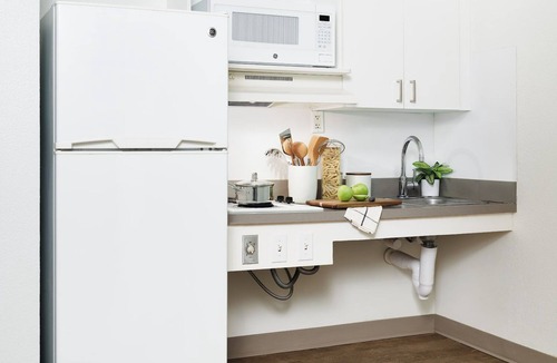 Buechel Apartment | InTown Suites Extended Stay Louisville KY - Airport