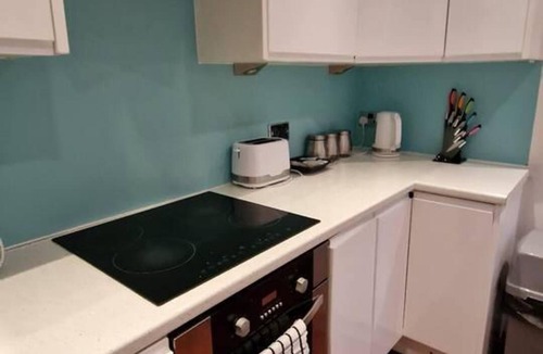 Jesmond Apartment | Inviting 3-bed Apartment in Newcastle Upon Tyne