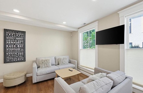 Riverside Apartment | Inviting 3BR In Cambridge Walk To T & Central Sq