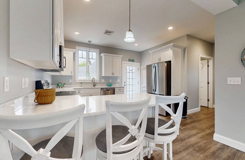 Arundel Cottage | Inviting getaway w/ AC, heated pool, hiking trails, gym & nearby beaches