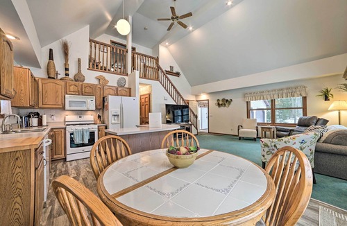 Lewiston House | Inviting ‘Lake Vue Lodge’ Home w/Fire Pit + Deck