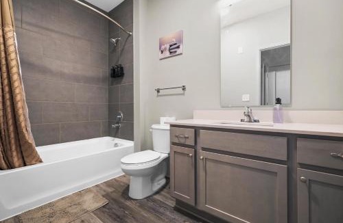 Whitestown Apartment | IRIE Living, ReNEW Kg 2Bd Gym Pool BRAND NEW!